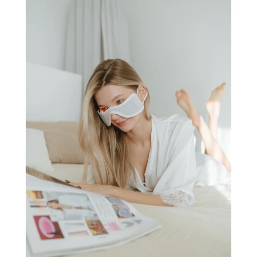 Luminiel I LED Patches – Under Eye Dark Circle Reducer, Collagen Booster, Red & Amber Light Therapy, Reusable Silicone, Wireless, 10-Min Daily Use - Luminiel - Image 4